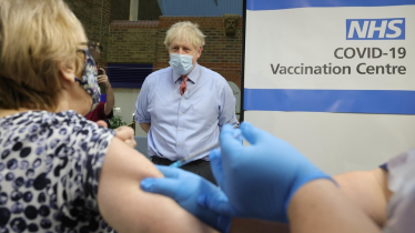 First Vaccinations in the UK Against Coronavirus Begin